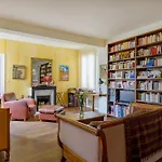 Apartment Marais Keller *